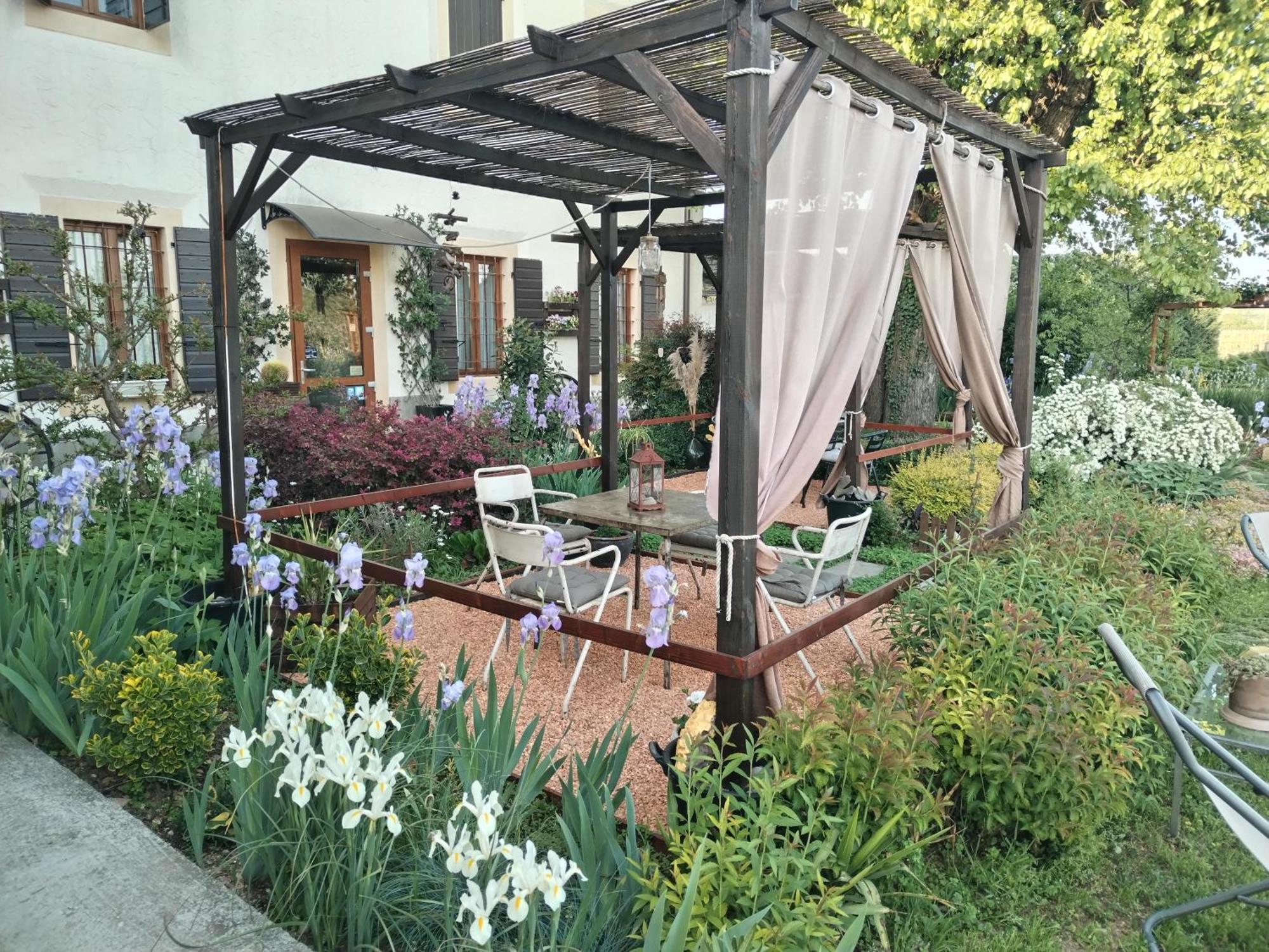 Ca' Blanca Bed and Breakfast Castelnuovo del Garda Exteriör bild